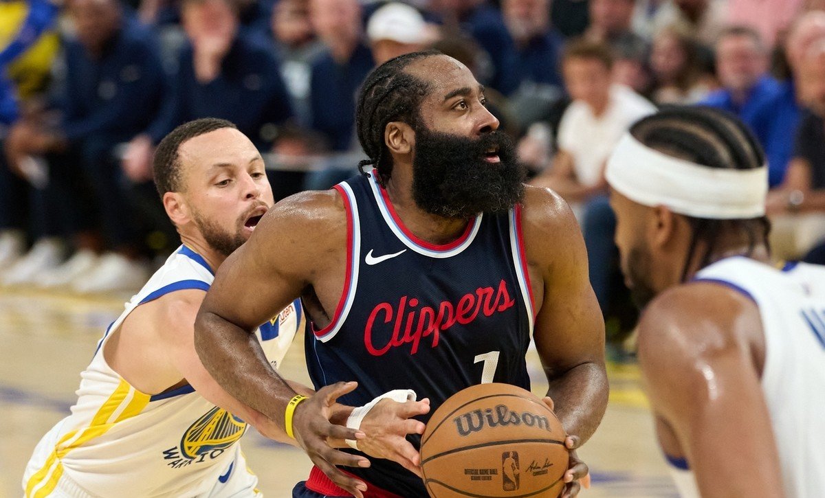 爱游戏APP-加时末段体能课后，皇家马德里再遭质疑备战NBA季后赛，压力陡增，球队文化再被提及的简单介绍